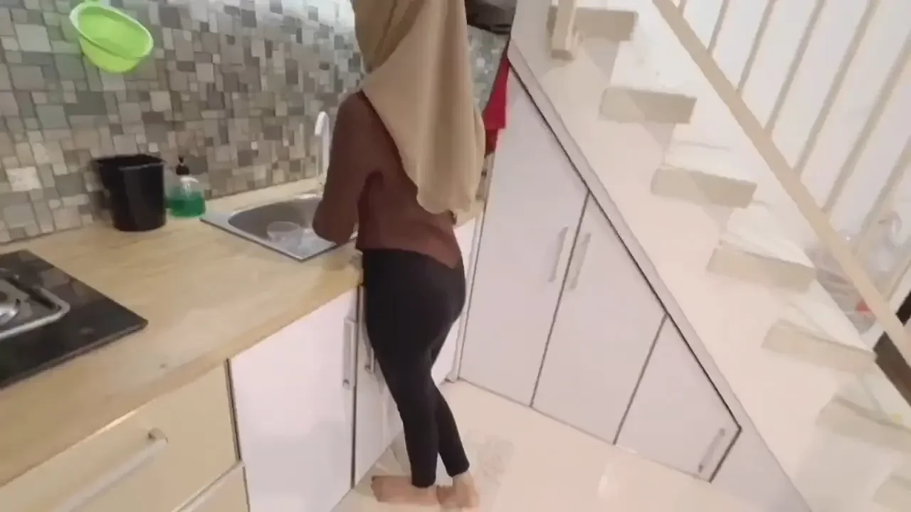 Bokepindo - Lagi Viral TKW Kerja Di Arab Suruh Layanin Tiap ... poster